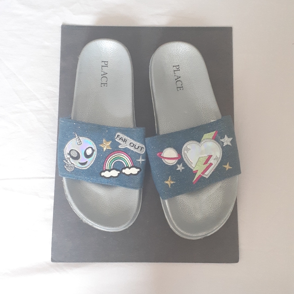 Slip On - Picture 2 of 4